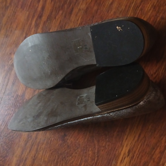 Metallic leather loafers - Picture 8 of 10